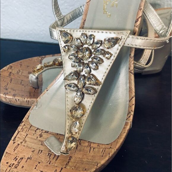 Madeline Stuart Gold Jeweled Wedge Sandals 7.5 - Picture 2 of 8